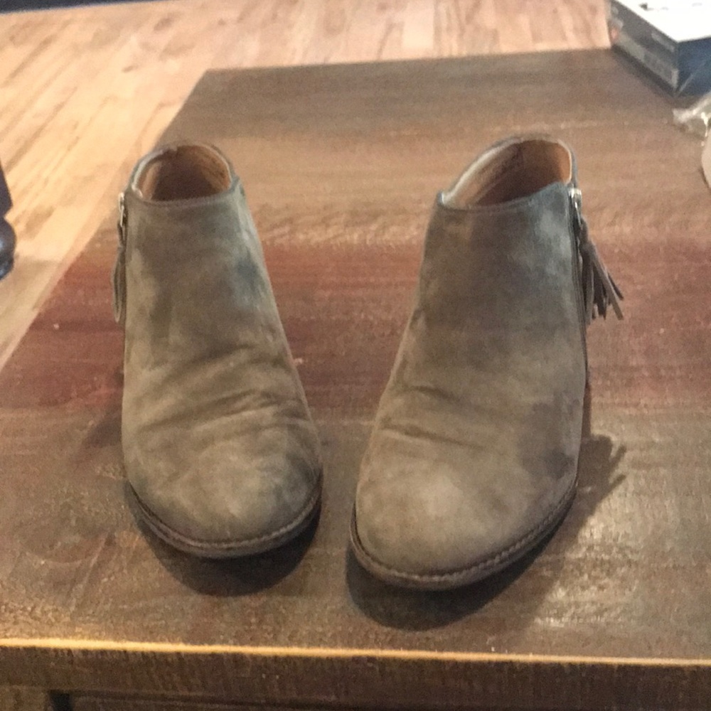 Vionic ankle boots.